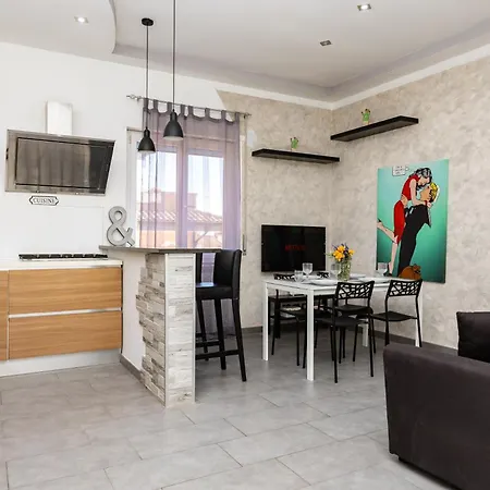 Fly And Swim, Glamour House