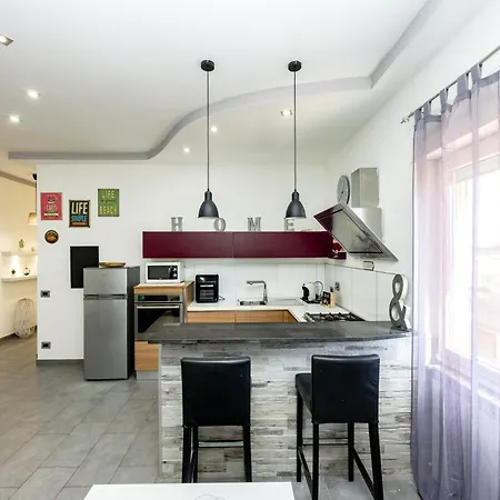 Fly And Swim, Glamour House Fiumicino