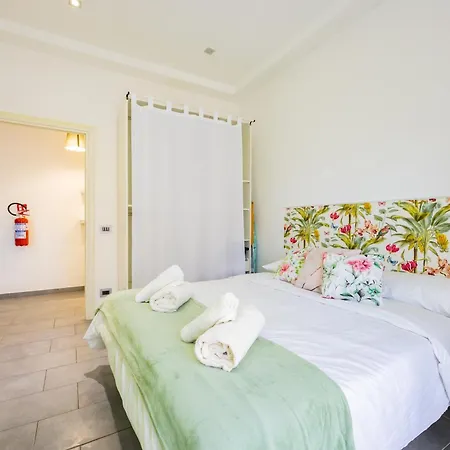 Fly And Swim, Glamour House Apartmán *